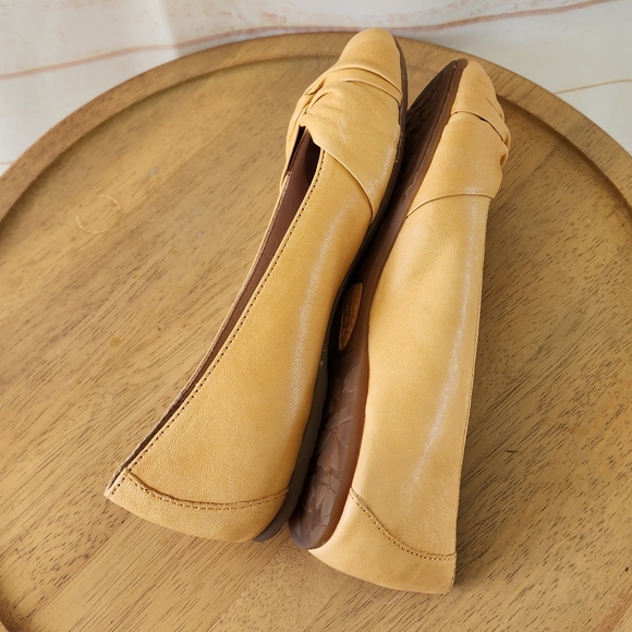 Born Lilly Yellow Flats Size 7 - Picture 4 of 10